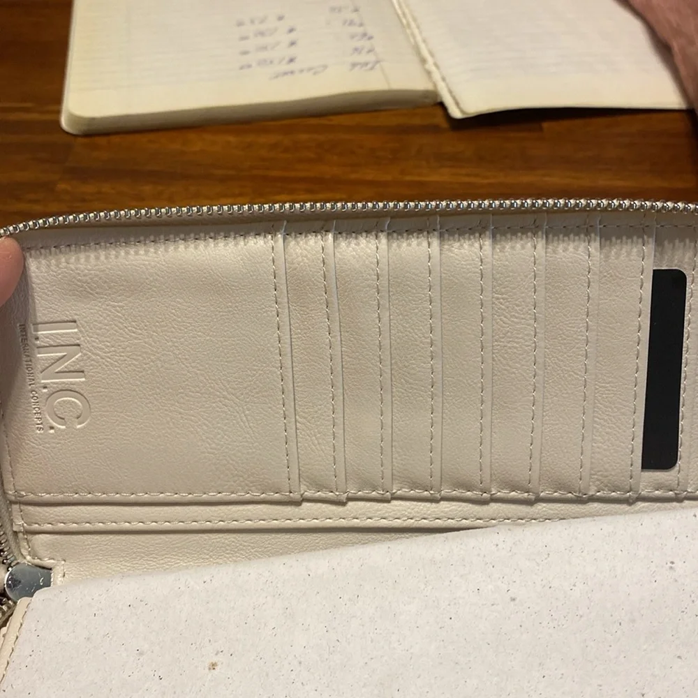 INC Wristlet NWT. Off WHITE